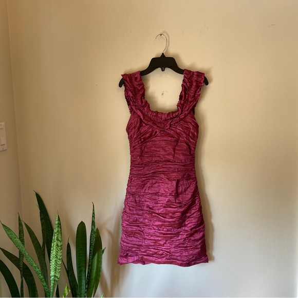 BCBGMaxAzria Dresses & Skirts - BCBGMAXAZRIA Silk Cocktail Dress